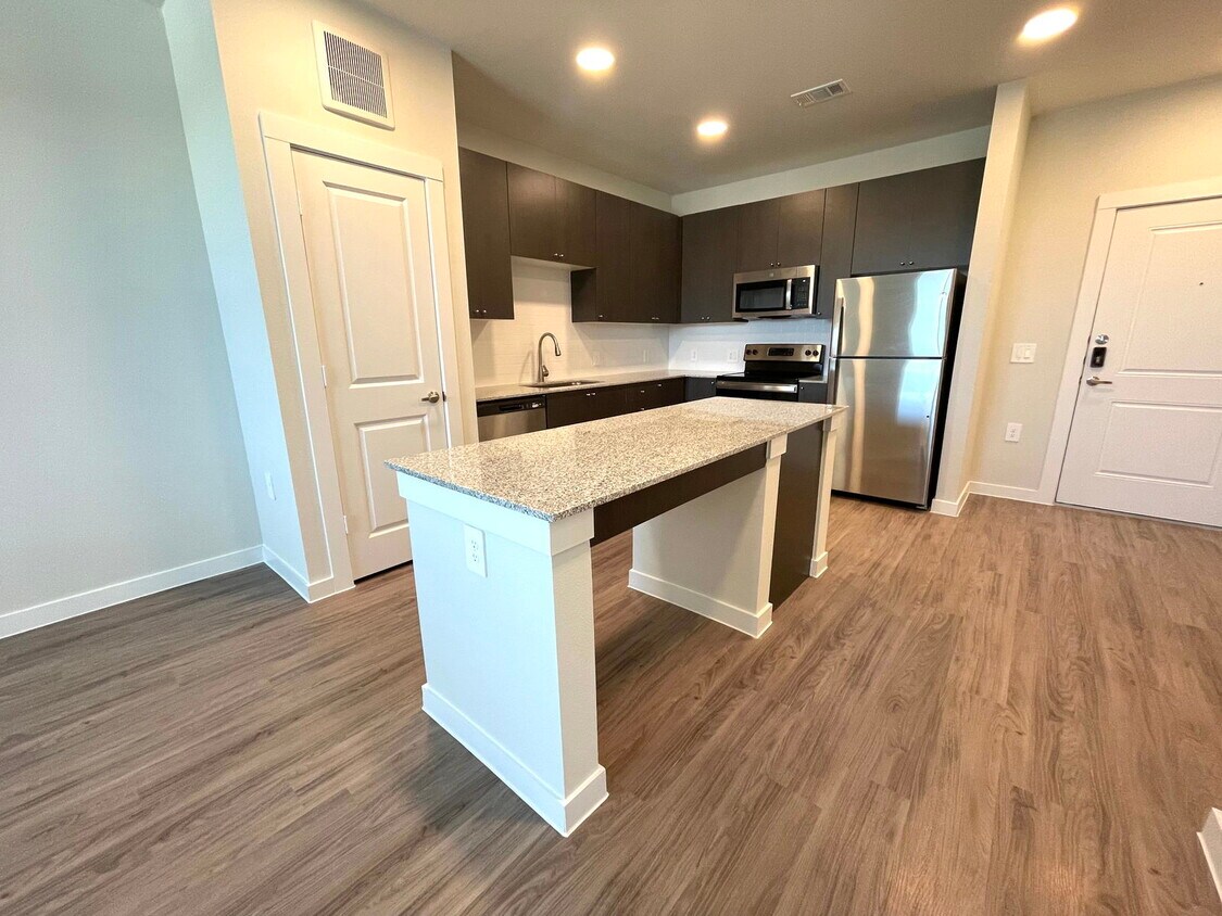 Foto principal - 5901 Co Rd 277