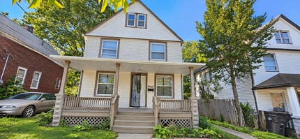 Building Photo - 9522 Dunlap Ave