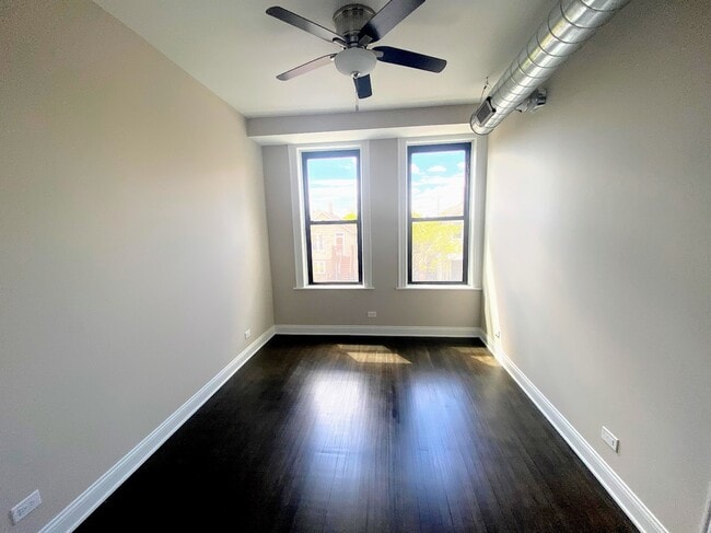 Building Photo - 1726 W 19th St