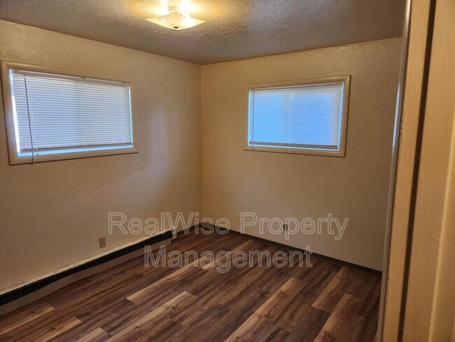 Foto del edificio - 212 SE Lane Ave