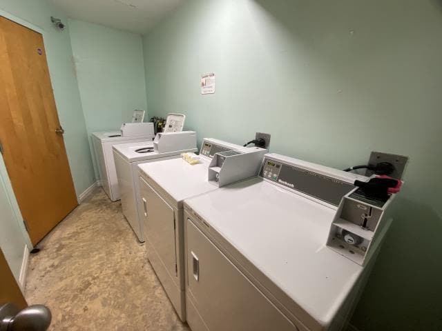 Building Photo - 5 Green Valley Dr