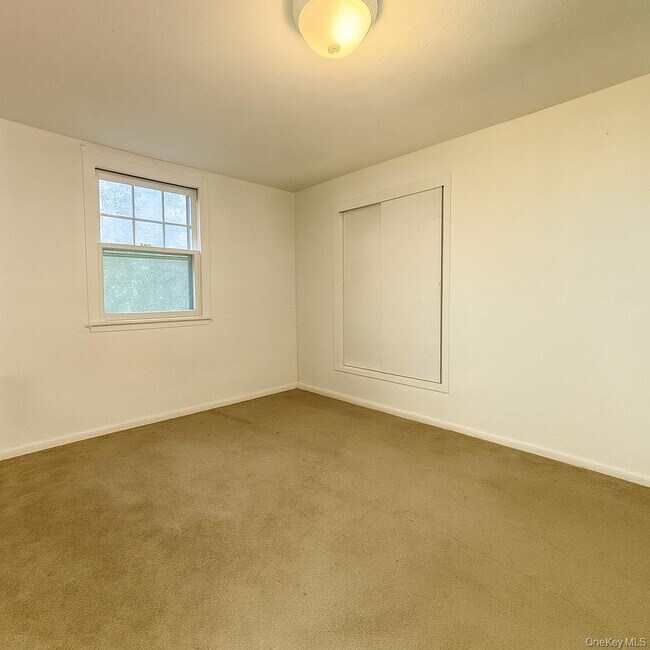 Foto del edificio - 27 Middle Line Ave