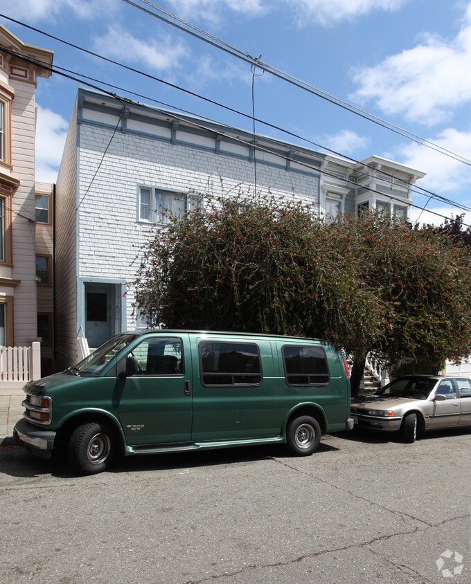 Primary Photo - 12 Hill St