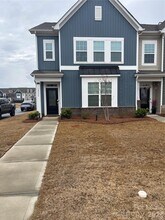 Building Photo - 15733 Country House St