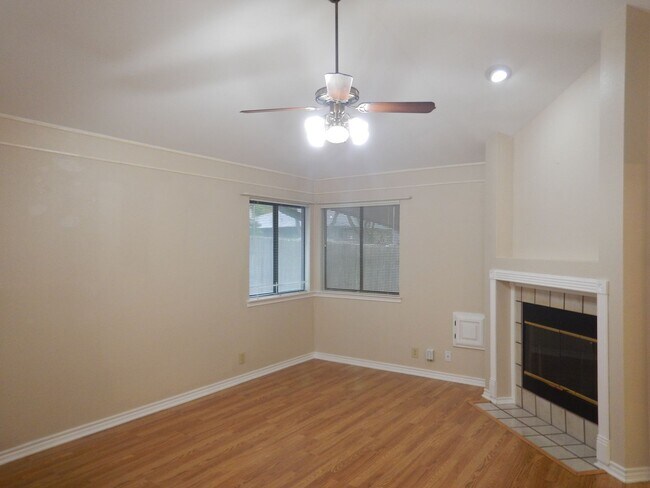 Building Photo - 5906 Spring Crossing