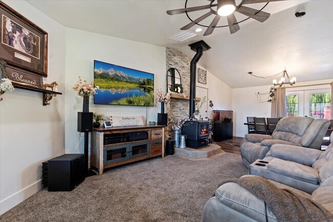 Foto del edificio - 15916 Hill Top Cir