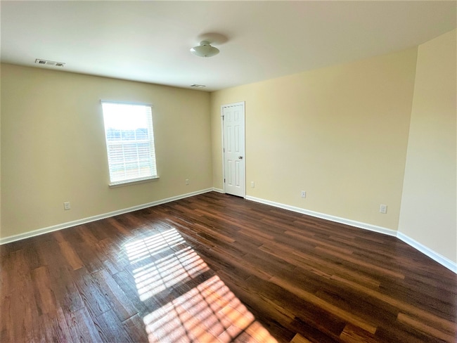 Foto del edificio - 14 Miller Park Cir