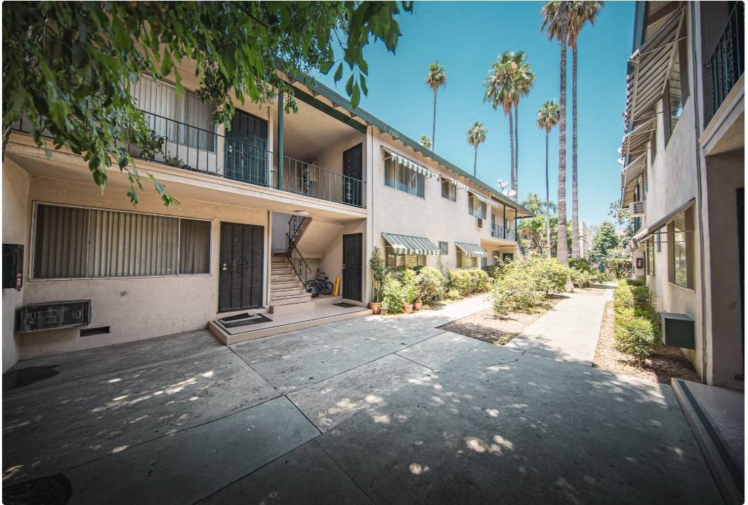 Foto principal - 14632 Erwin St