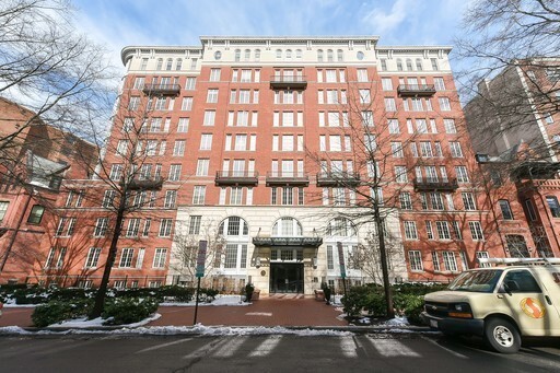 Foto principal - Logan Circle One Bedroom With Private Balc...