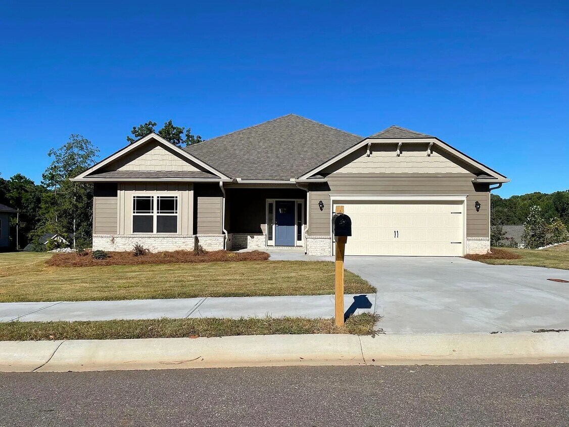 Primary Photo - 2204 Remington Dr
