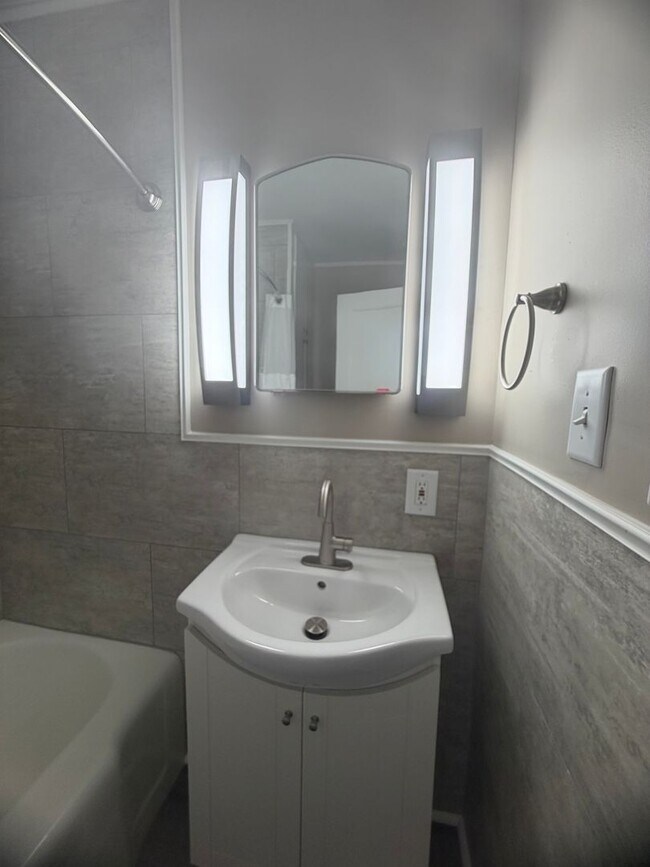 Foto del edificio - 807 N St-