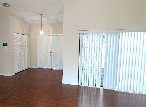 Building Photo - 10140 Torchwood Ave