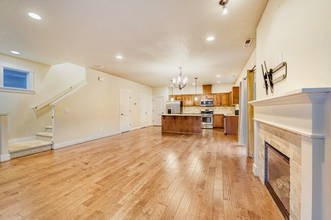 Building Photo - 590 SW 199th Ave