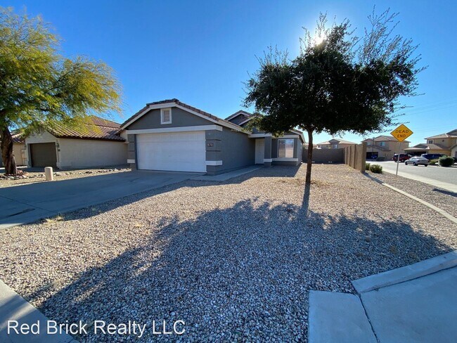 Foto del edificio - 3 br, 2 bath House - 821 E Lakeview Dr