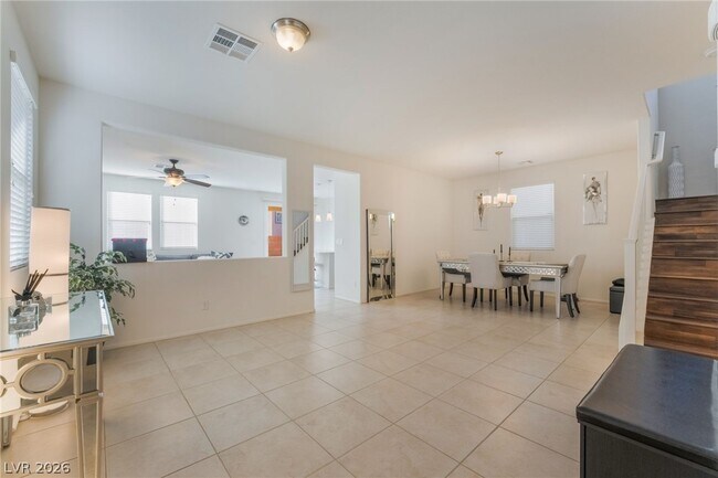 Foto del edificio - 8749 Spanish Ridge Ave