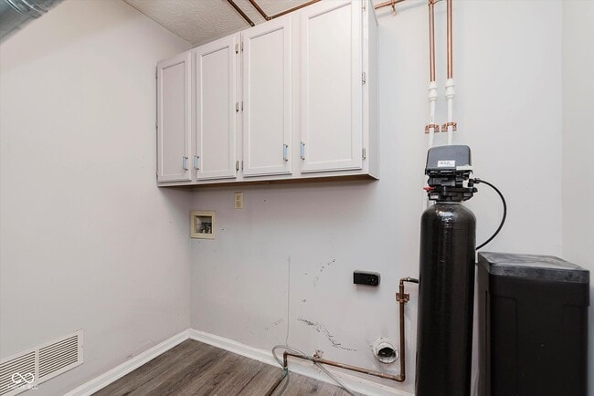 Building Photo - 9645 Claymore Dr