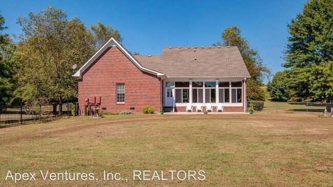 Building Photo - 4741 Harpeth Peytonsville Rd