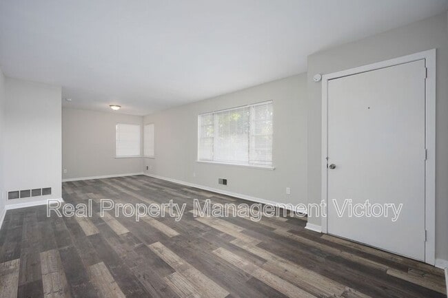 Foto del edificio - 1216 Huffman Rd