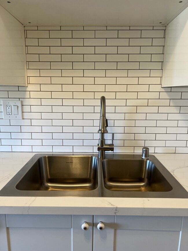 newly remodeled kitchen - 6640 Simpson Ave