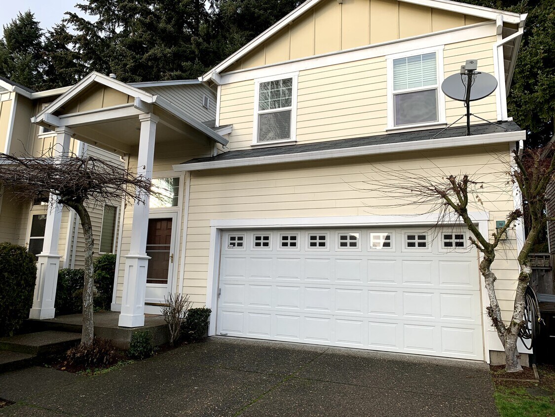 front of the house - 5671 NE Canard Dr