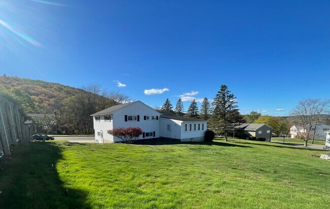 Foto del edificio - 1005 Murray Hill Rd