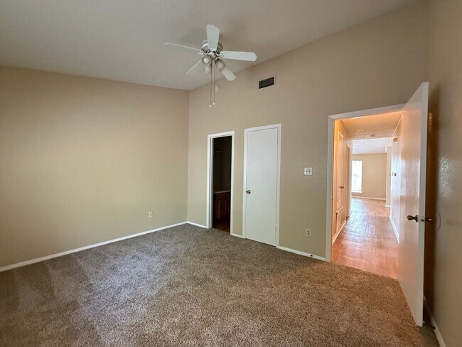 Building Photo - Annettes -2310 Fuzz Fairway, Austin, TX 78...