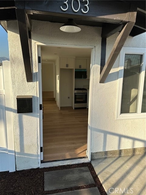 Foto del edificio - 301 N Soldano Ave