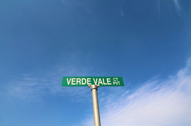 Foto del edificio - 6174 Verde Vale Ct