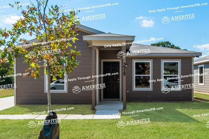 Foto principal - 5928 Montague St