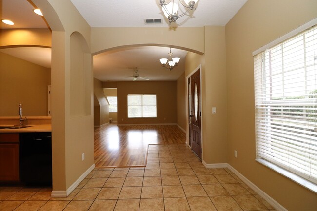 Foto del edificio - Townhomes in Wekiva Park 3/2.5/1 back up t...