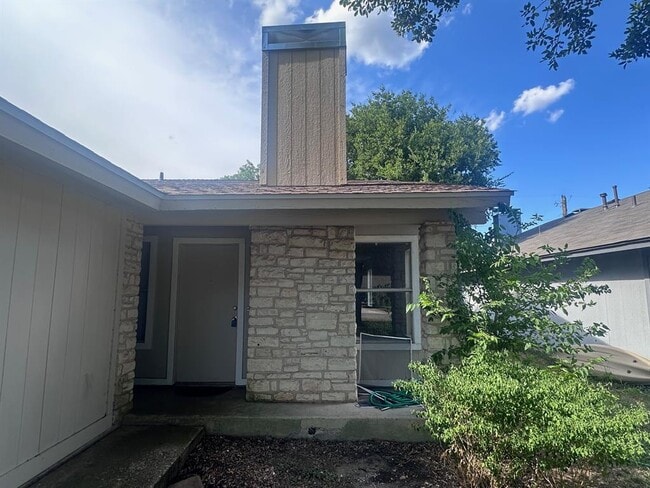 Building Photo - 410 Linden St