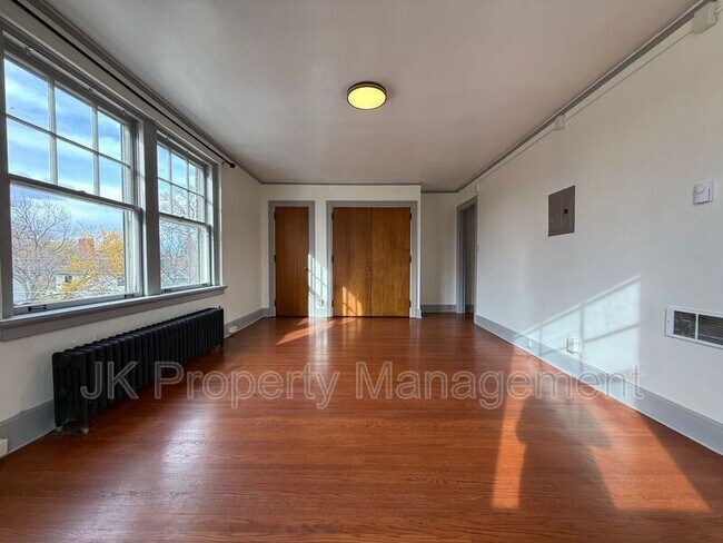 Foto del edificio - 310 5th St N