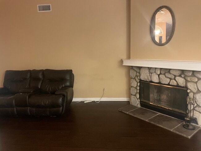 Building Photo - 35577 Ruth Ave