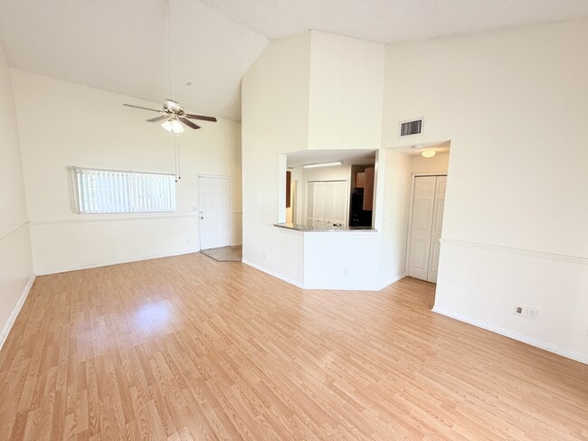 Foto del edificio - 3453 NW 44th St