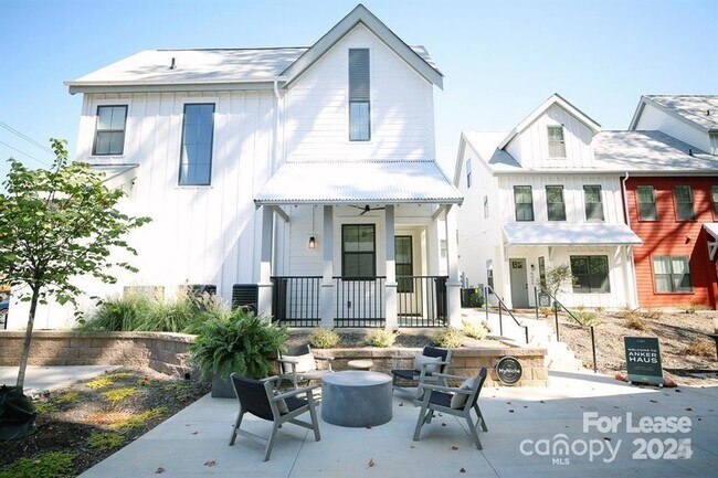 Foto del edificio - 2925 Commonwealth Ave