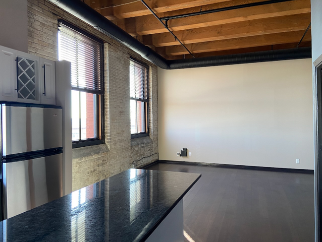 Building Photo - 289 5th St E