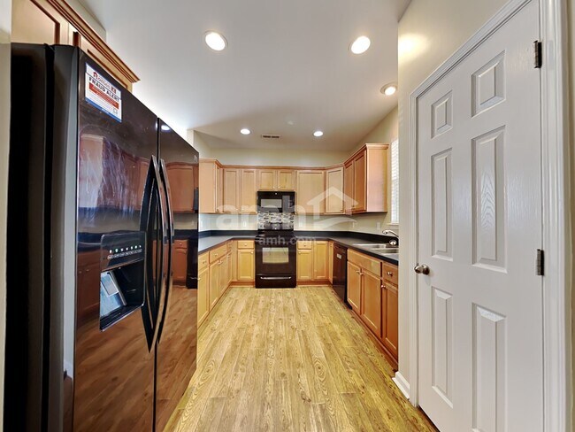 Foto del edificio - 2413 Thoreau St