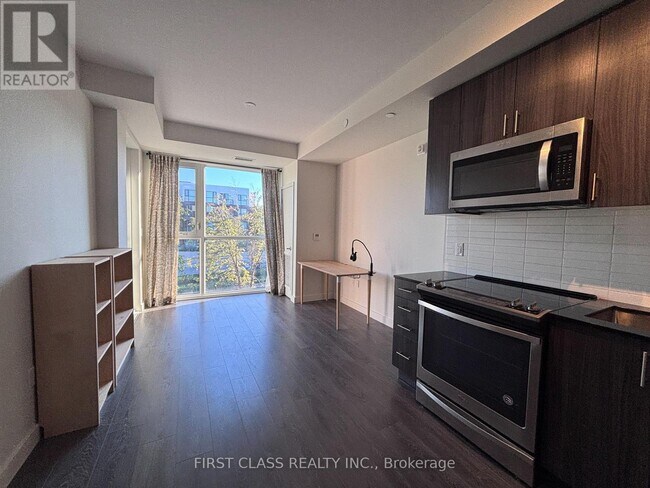 Building Photo - 210 Sabina Dr