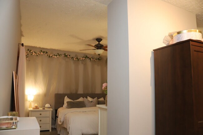 Foto del edificio - 1122 Goss Ave