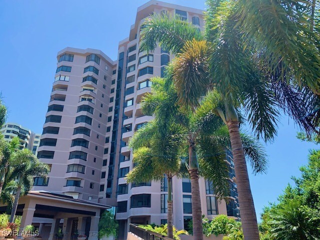 Foto del edificio - 6075 Pelican Bay Blvd