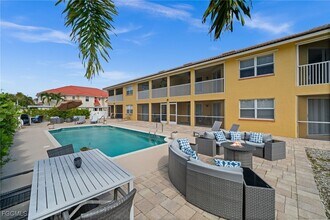 Building Photo - 5420 Chiquita Blvd S