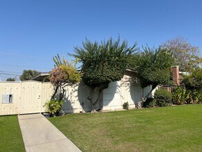 Building Photo - 3110 Sunset Ave