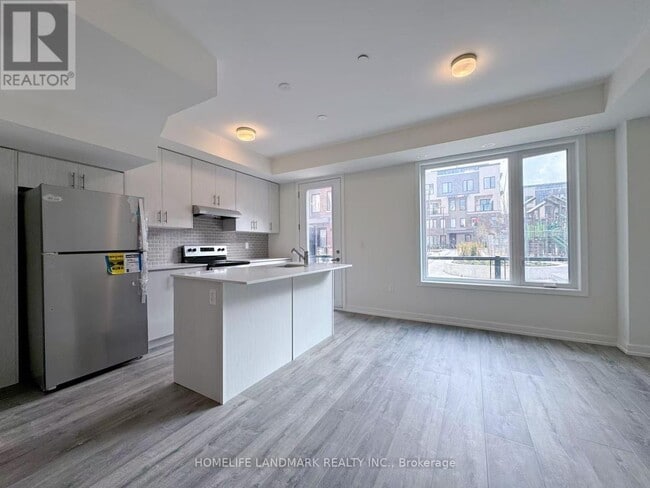 Building Photo - 3550 Colonial Dr