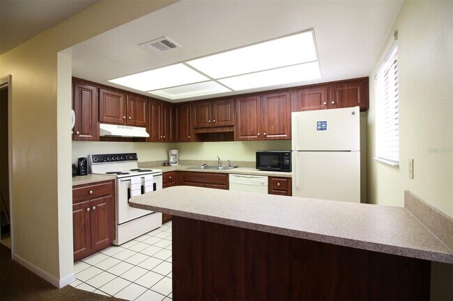 Building Photo - 3978 Oak Loop
