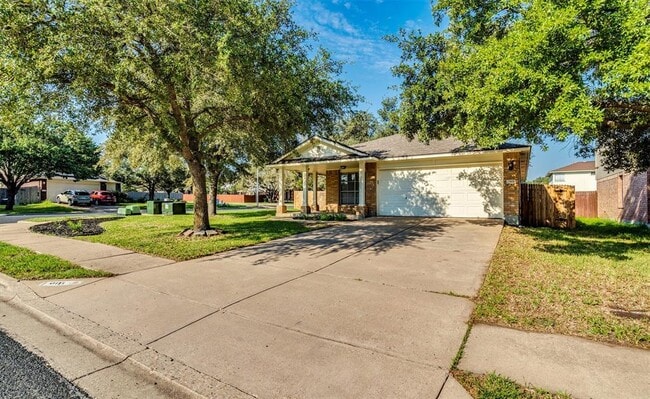 Building Photo - 2901 Rainy River Dr
