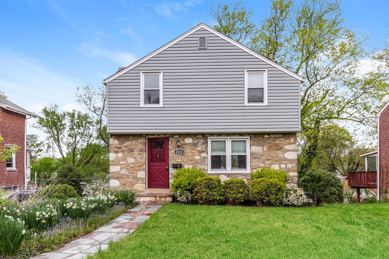 Primary Photo - Charming 3-Bedroom Colonial in Glenside