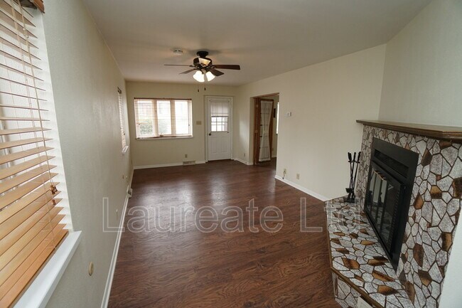 Building Photo - 1240 Jefferson Ave