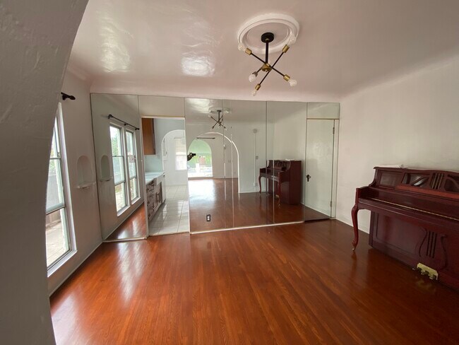 Foto del edificio - 656 Tularosa Dr