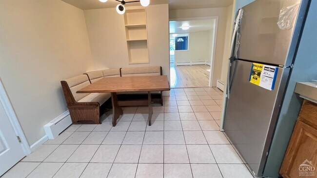 Building Photo - 10 Lakeside