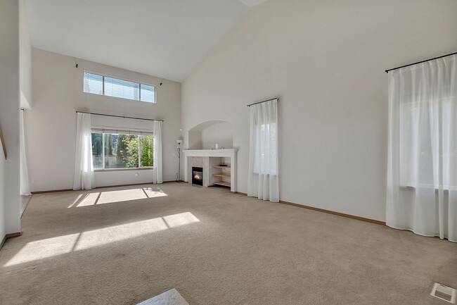 Foto del edificio - Beautiful Gated Home in Puyallup